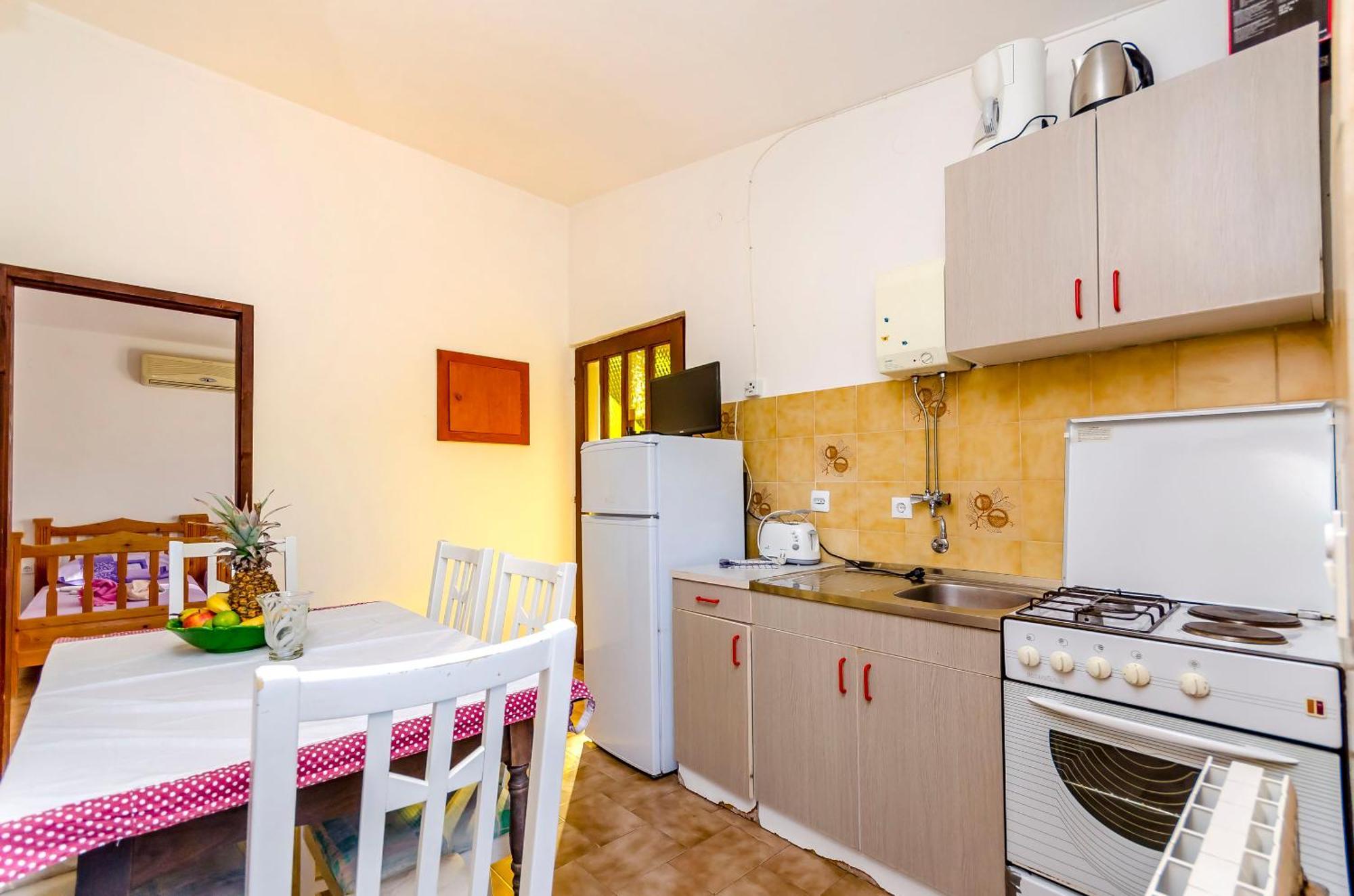 Apartments Lorena Stomorska Room photo